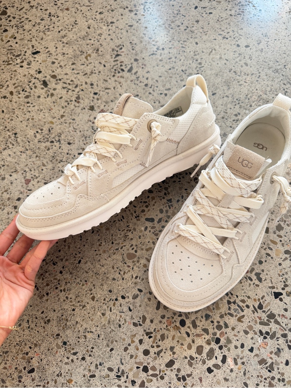 UGG MINIMEL - Casual Low-Top Sneakers in Cream